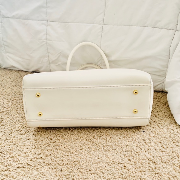 JOY & IMAN SNOW WHITE ZIPPERED PURSE - Picture 12 of 12